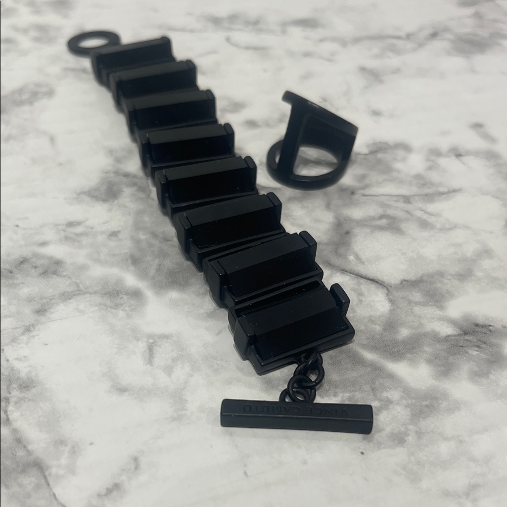 Vince Camuto Black Bracelet And Ring Set 20$